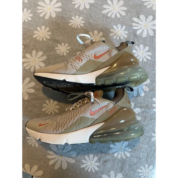 Nike Air Max 270 Mens 8.5 Cream Beige Tan White Shoes Sneakers 2022 - Picture 4 of 9